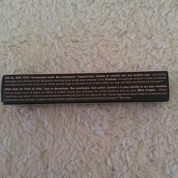 Mary Kay Under Eye Corrector - Picture 2 of 3